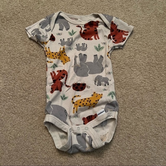 Gerber Onesies- Bundle of 4 - Picture 2 of 5